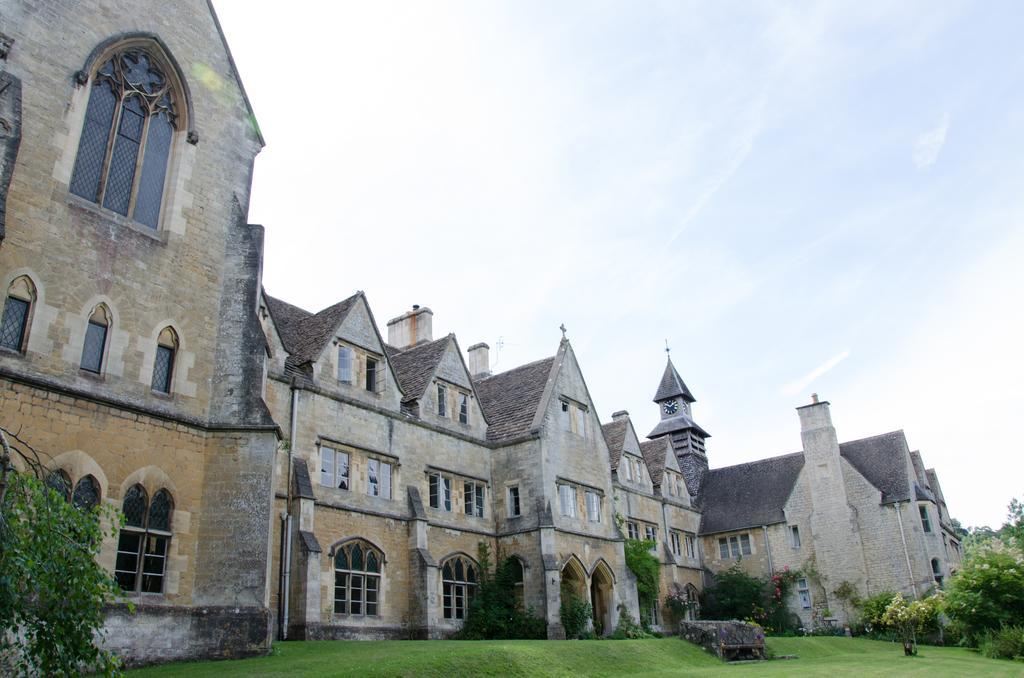 The Convent Hotel Stroud  Luaran gambar